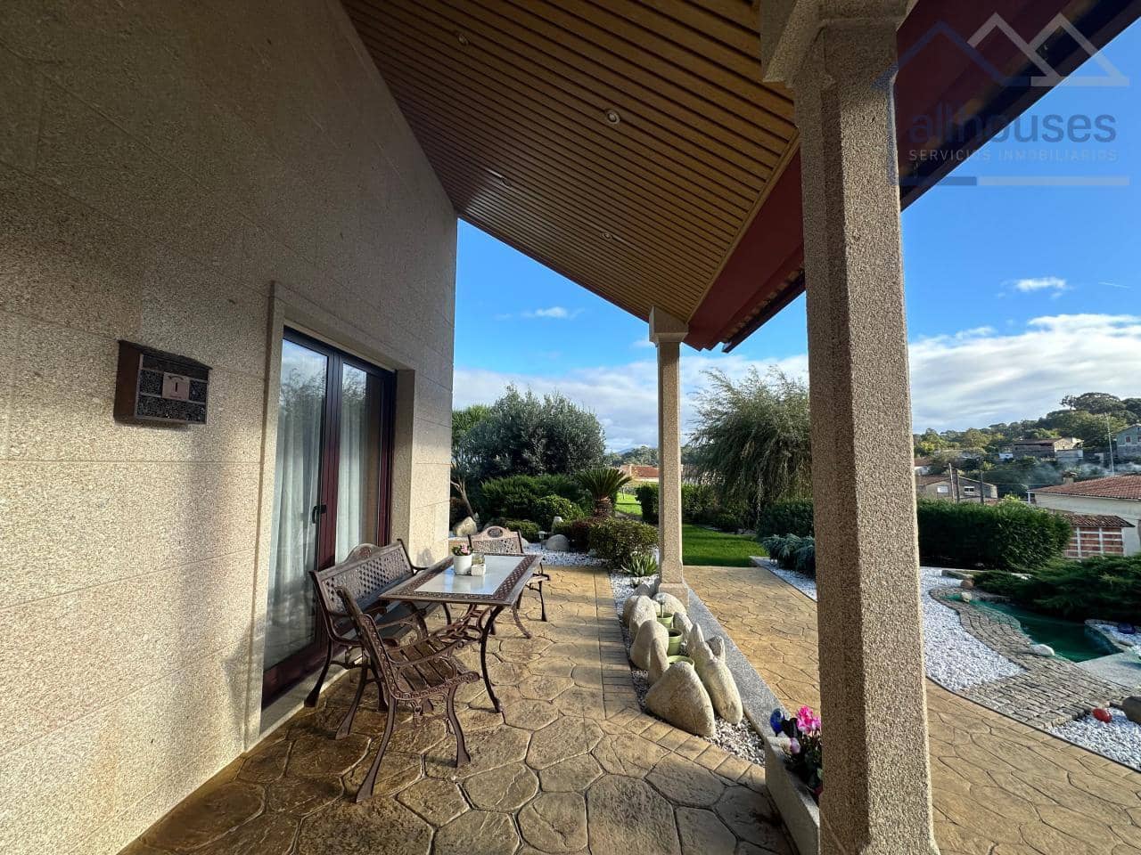 5 bedroom Townhouse for sale in O Rosal with garage - € 460,000 (Ref: 9417310)