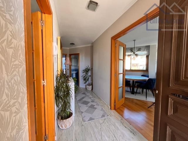 5 bedroom Semi-detached Villa for sale in Cangas with garage - € 475,000 (Ref: 9417311)