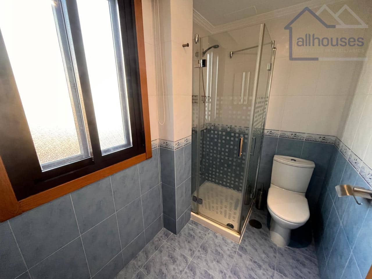 5 bedroom Semi-detached Villa for sale in Cangas with garage - € 475,000 (Ref: 9417311)