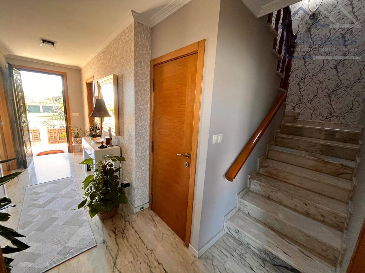 5 bedroom Semi-detached Villa for sale in Cangas with garage - € 475,000 (Ref: 9417311)