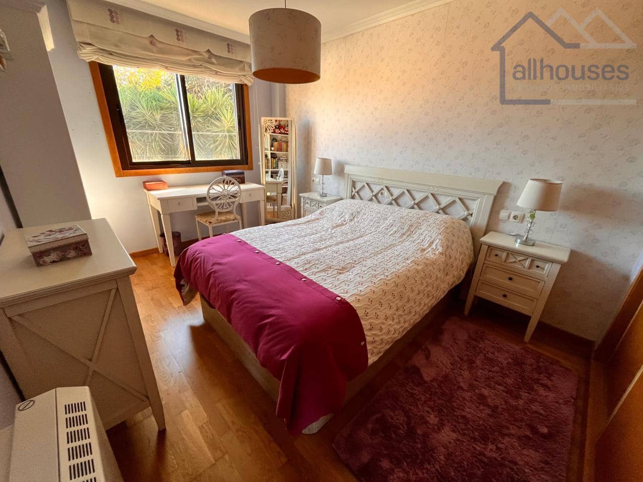 5 bedroom Semi-detached Villa for sale in Cangas with garage - € 475,000 (Ref: 9417311)