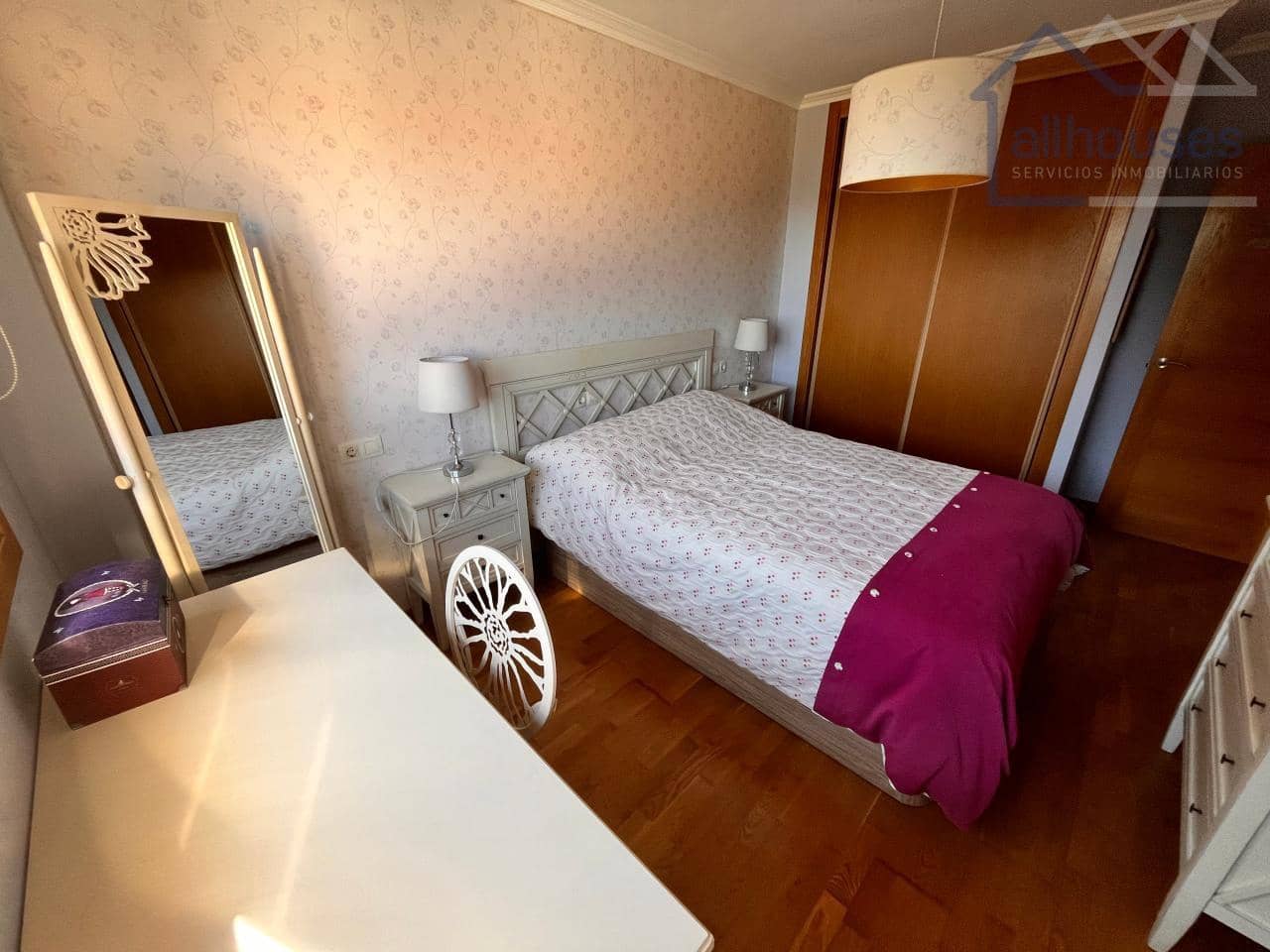 5 bedroom Semi-detached Villa for sale in Cangas with garage - € 475,000 (Ref: 9417311)