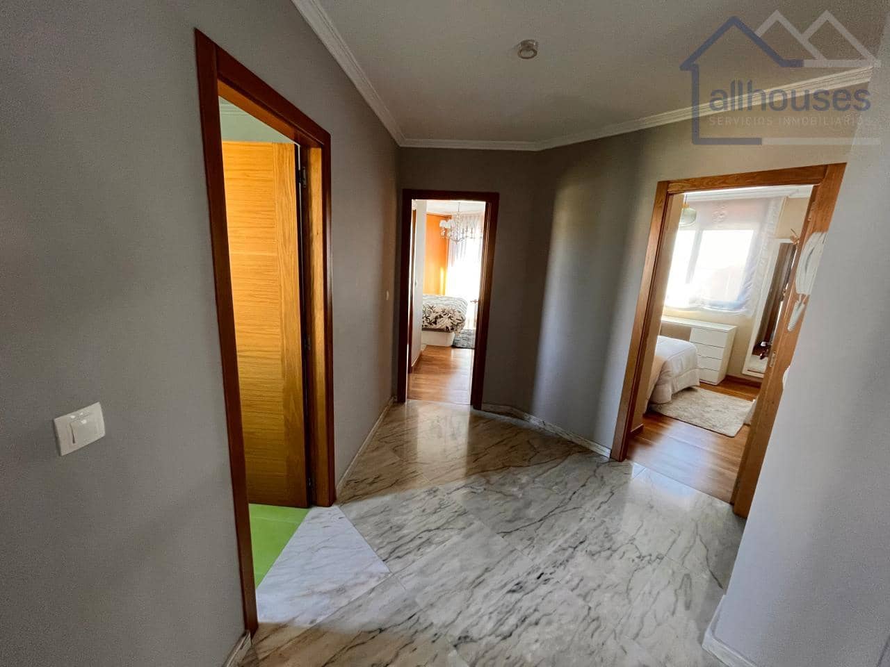 5 bedroom Semi-detached Villa for sale in Cangas with garage - € 475,000 (Ref: 9417311)