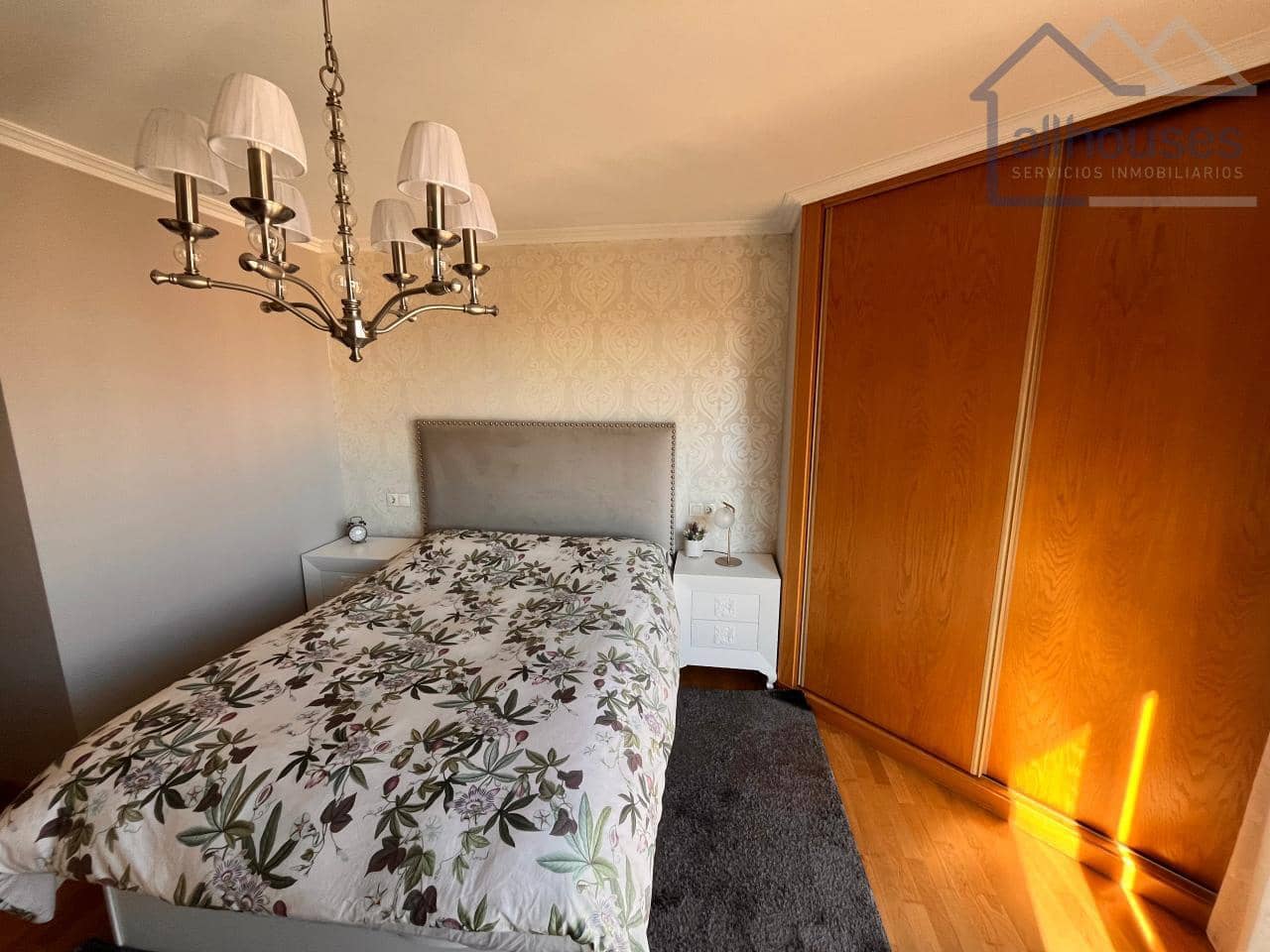 5 bedroom Semi-detached Villa for sale in Cangas with garage - € 475,000 (Ref: 9417311)