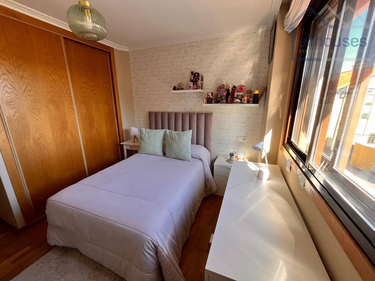 5 bedroom Semi-detached Villa for sale in Cangas with garage - € 475,000 (Ref: 9417311)