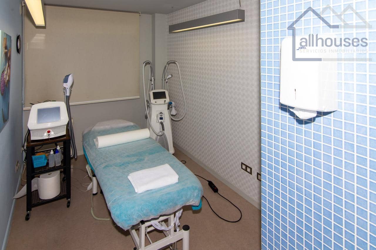 Commercial for sale in Pontevedra city - € 120,000 (Ref: 9417312)