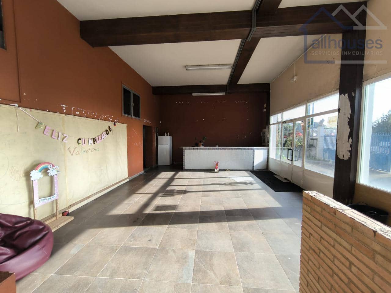 Comercial para arrendar em Nigran - 2 000 € (Ref: 9417313)