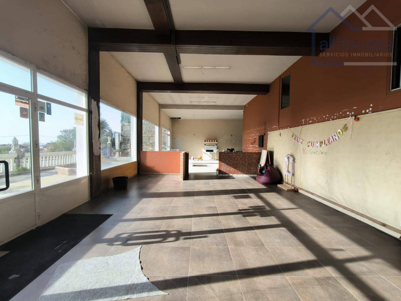 Comercial para arrendar em Nigran - 2 000 € (Ref: 9417313)