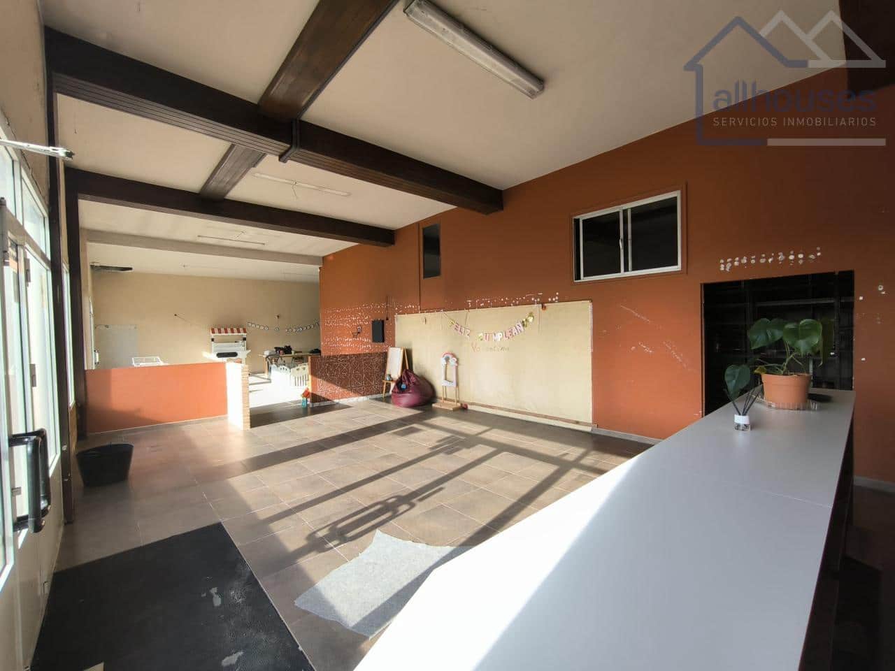 Comercial para arrendar em Nigran - 2 000 € (Ref: 9417313)