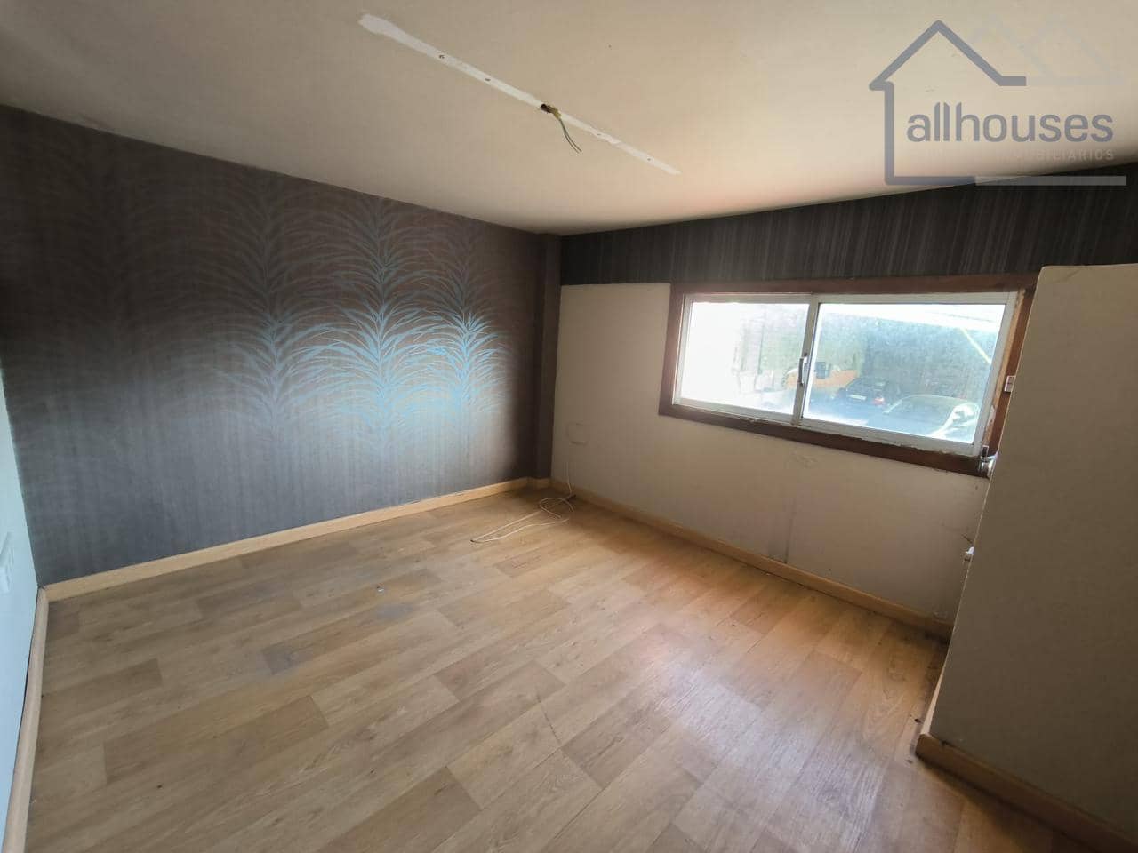 Comercial para arrendar em Nigran - 2 000 € (Ref: 9417313)