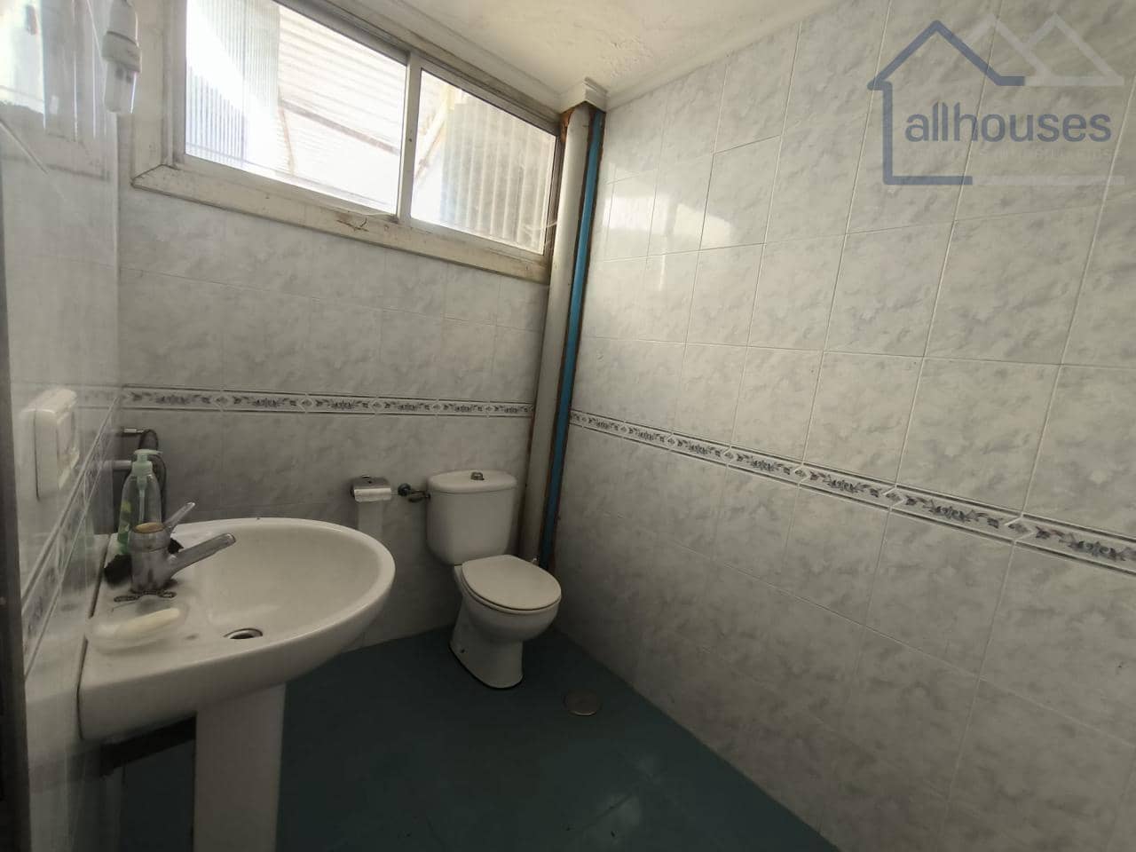 Comercial para arrendar em Nigran - 2 000 € (Ref: 9417313)