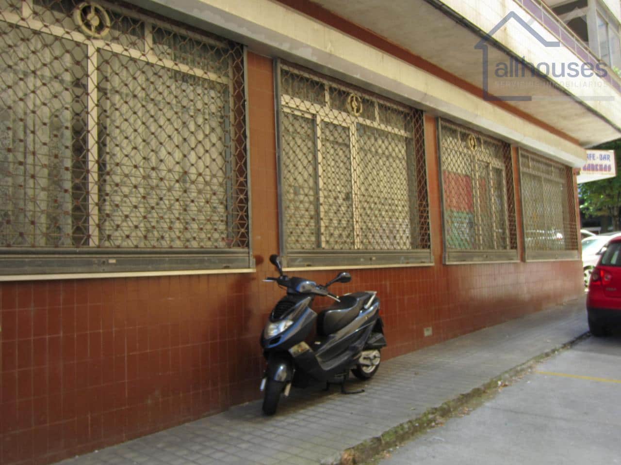 Restaurant/Bar for rent in Vigo - € 2,000 (Ref: 9417316)