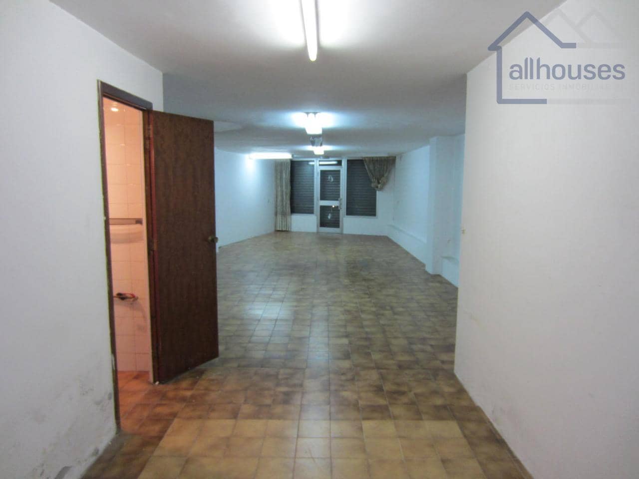 Restaurant/Bar for rent in Vigo - € 2,000 (Ref: 9417316)