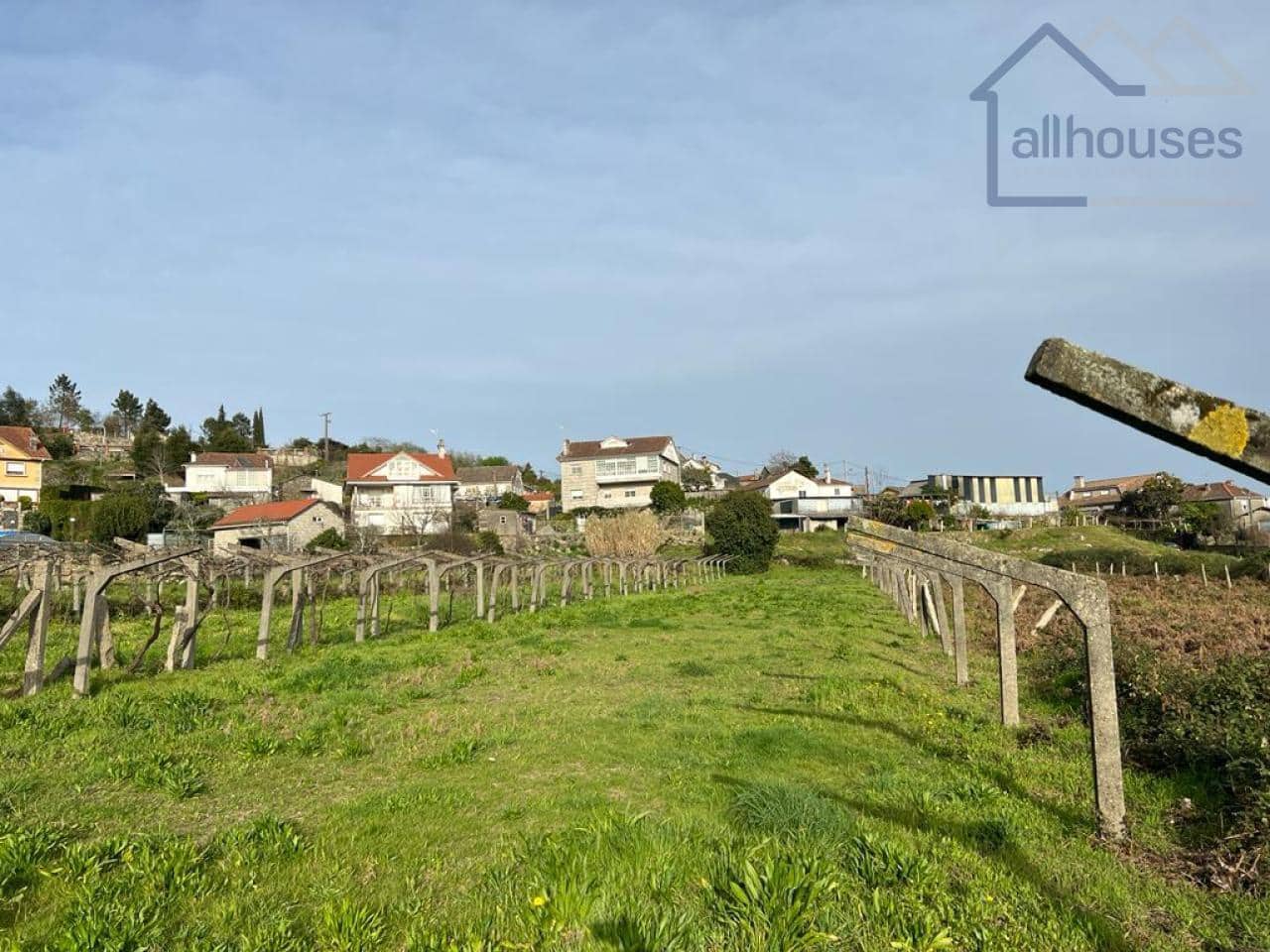 Undeveloped Land for sale in Tui - € 55,000 (Ref: 9417319)