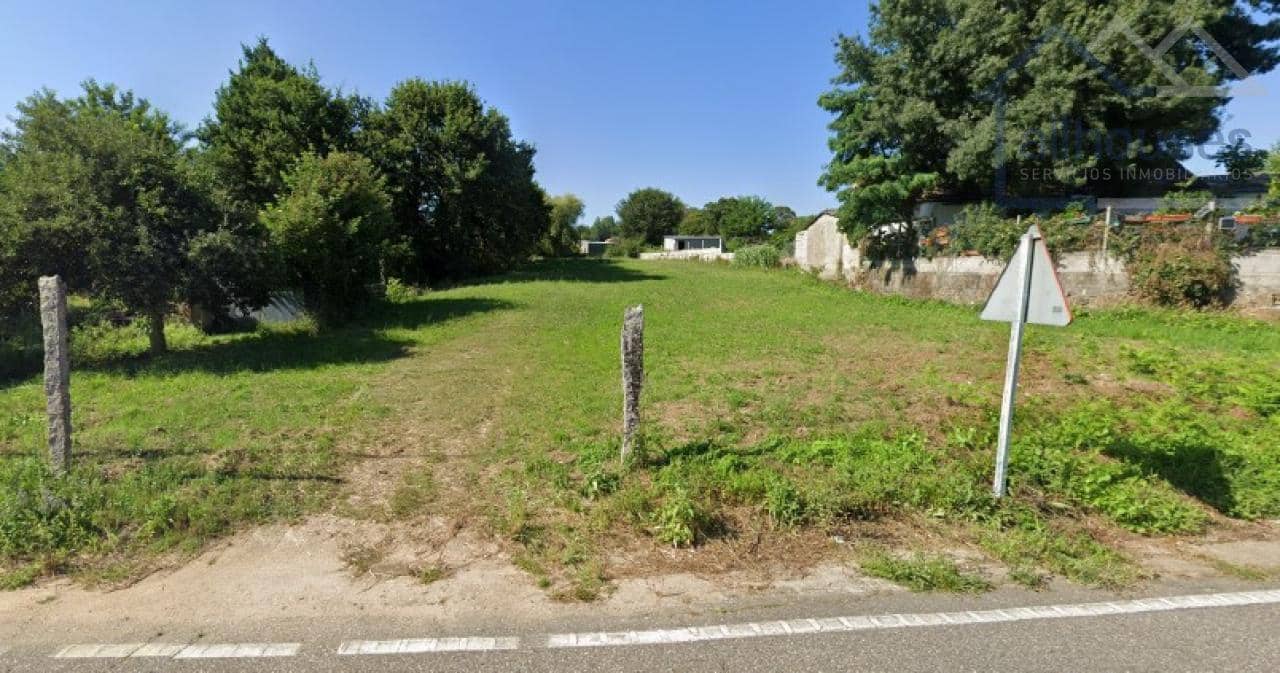 Grunde uden byggetilladelser til salg i Tui - € 49.900 (Ref: 9417335)