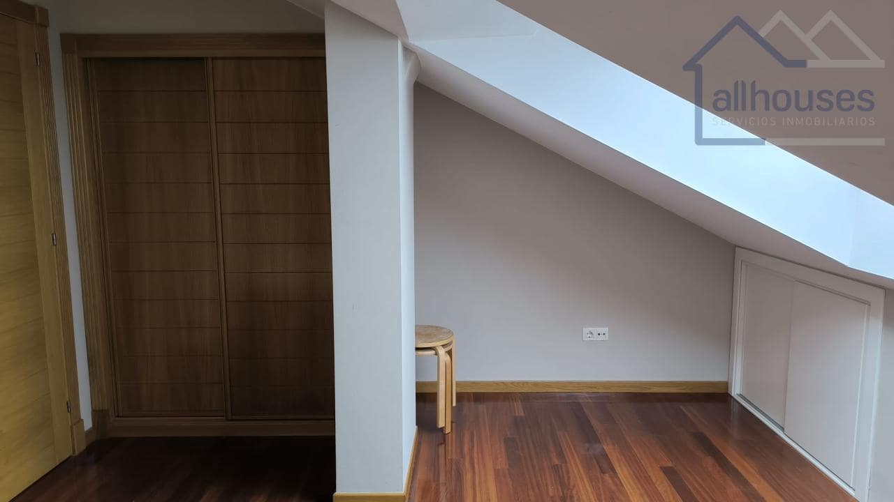 2 makuuhuone Kattohuoneisto myytävänä paikassa Tomino mukana 
autotalli - 137 750 € (Ref: 9429577)