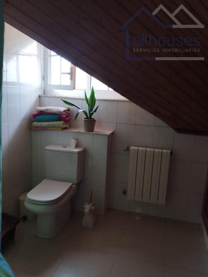 4 bedroom Villa for sale in A Guarda with garage - € 410,000 (Ref: 9433162)