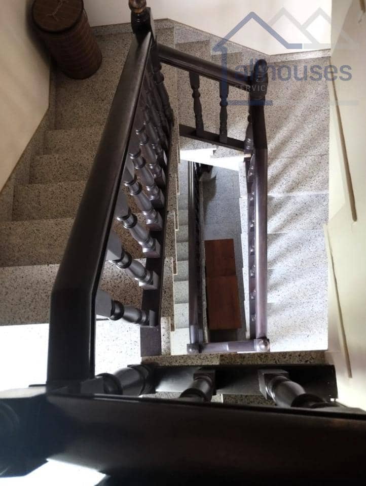 4 bedroom Villa for sale in A Guarda with garage - € 410,000 (Ref: 9433162)