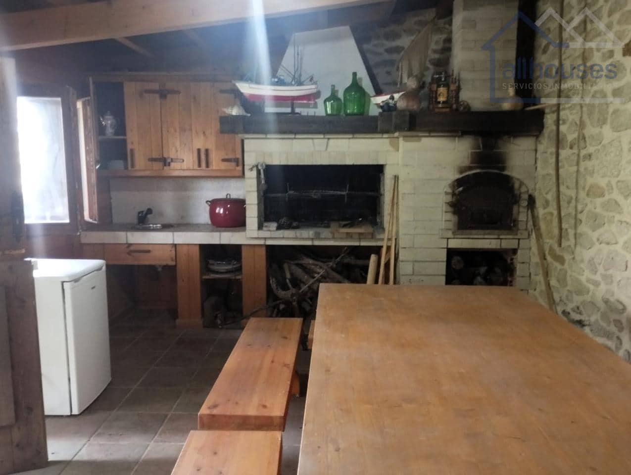 4 bedroom Villa for sale in A Guarda with garage - € 410,000 (Ref: 9433162)