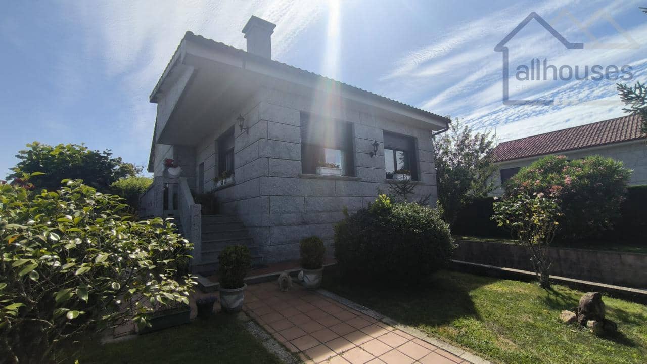 4 camera da letto Villa in vendita in Tomino con garage - 325.000 € (Rif: 9480961)