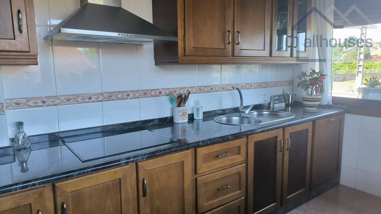 4 camera da letto Villa in vendita in Tomino con garage - 325.000 € (Rif: 9480961)