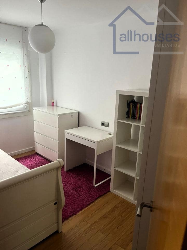 2 sypialnia Mieszkanie do wynajęcia w Vigo z garażem - 850 € (Ref: 9503898)