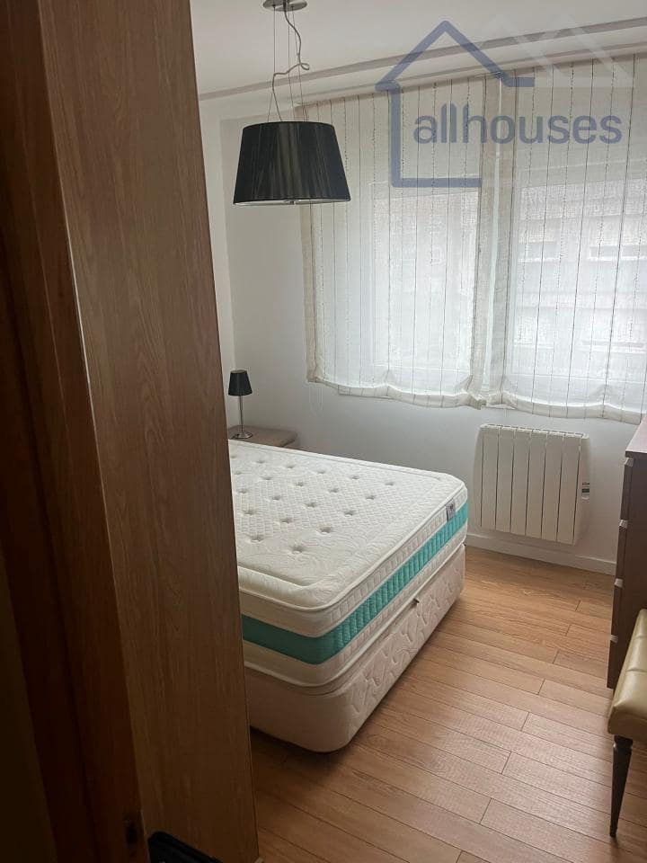 2 sypialnia Mieszkanie do wynajęcia w Vigo z garażem - 850 € (Ref: 9503898)