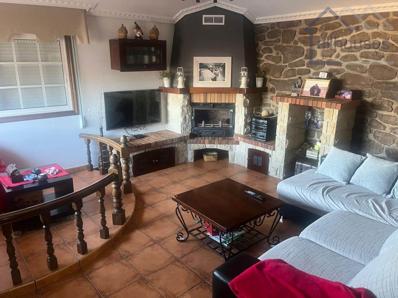 6 bedroom Townhouse for rent in Vigo with garage - € 2,800 (Ref: 9518487)