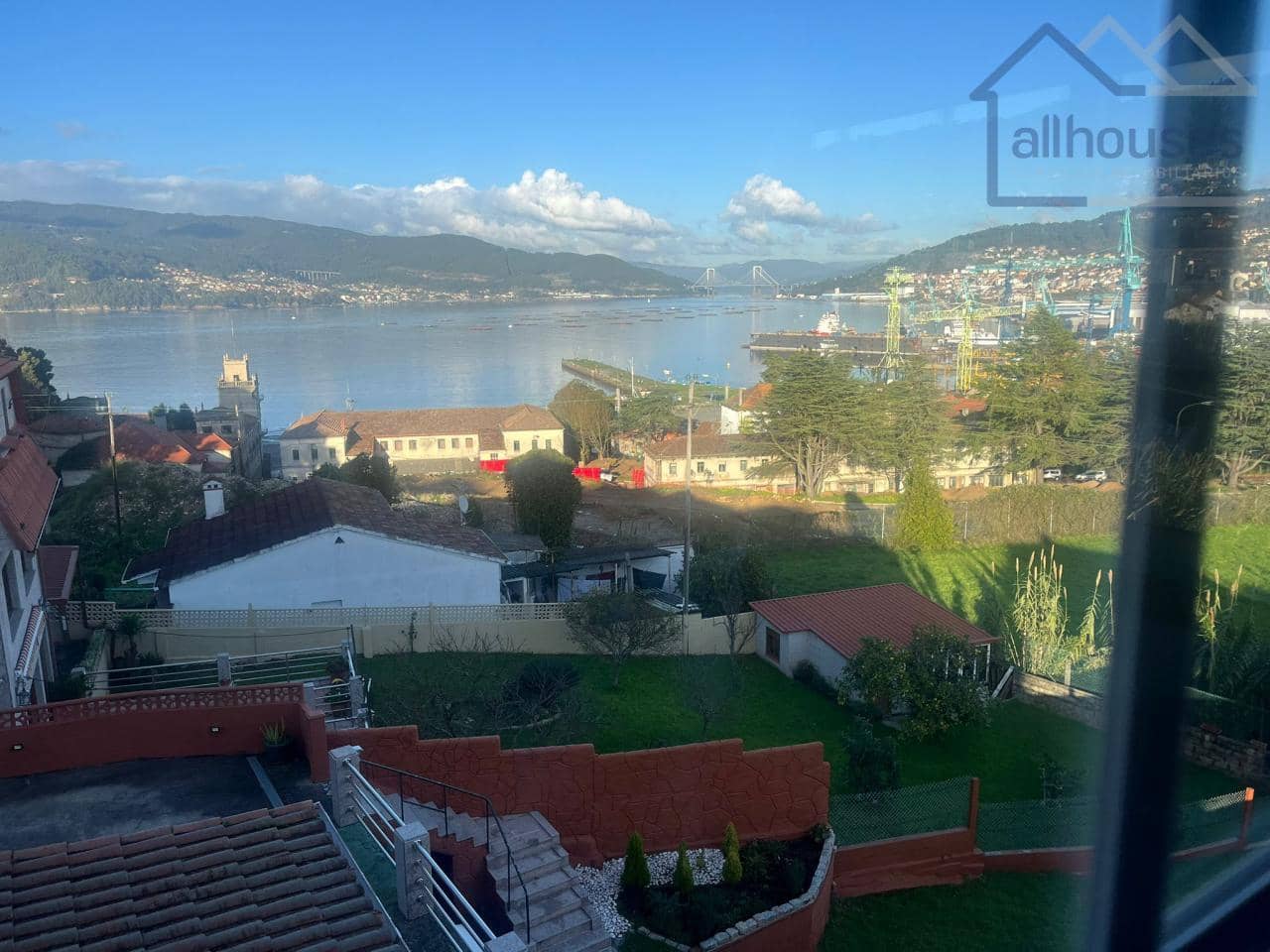 6 bedroom Townhouse for rent in Vigo with garage - € 2,800 (Ref: 9518487)