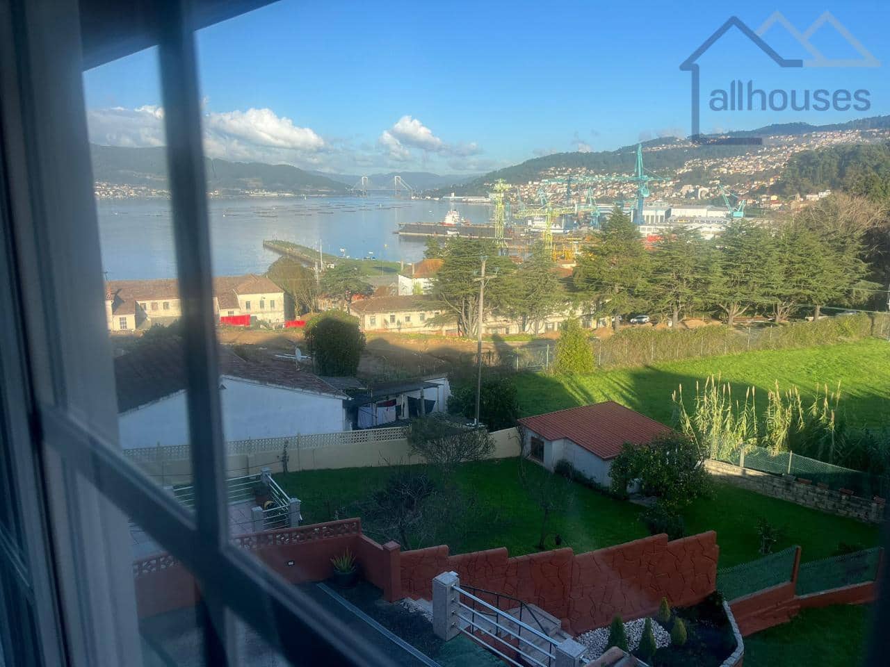 6 bedroom Townhouse for rent in Vigo with garage - € 2,800 (Ref: 9518487)