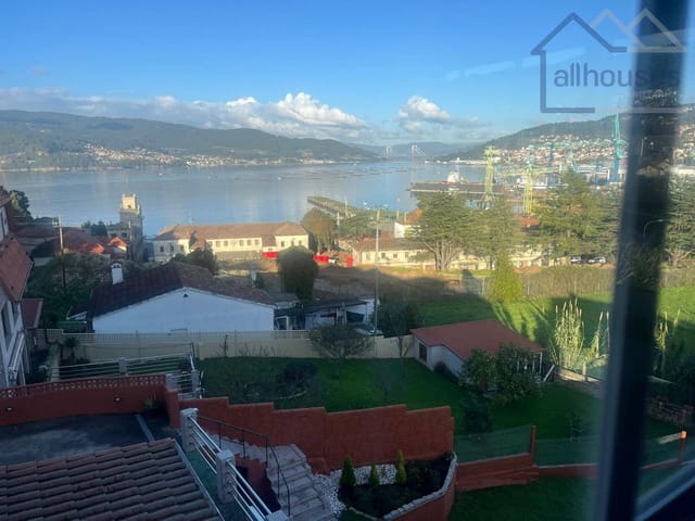 6 bedroom Townhouse for rent in Vigo with garage - € 2,800 (Ref: 9518487)