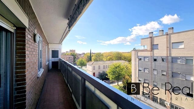 3 soveværelse Lejlighed til leje i Ensanche de Vallecas, Madrid by - € 1.400 (Ref: 9383308)