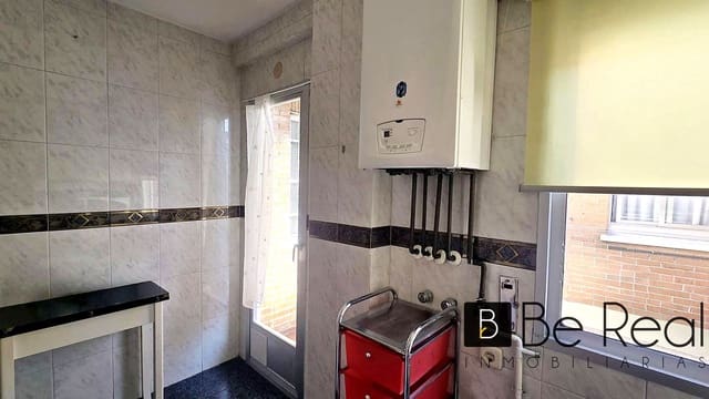 3 soveværelse Lejlighed til leje i Ensanche de Vallecas, Madrid by - € 1.400 (Ref: 9383308)