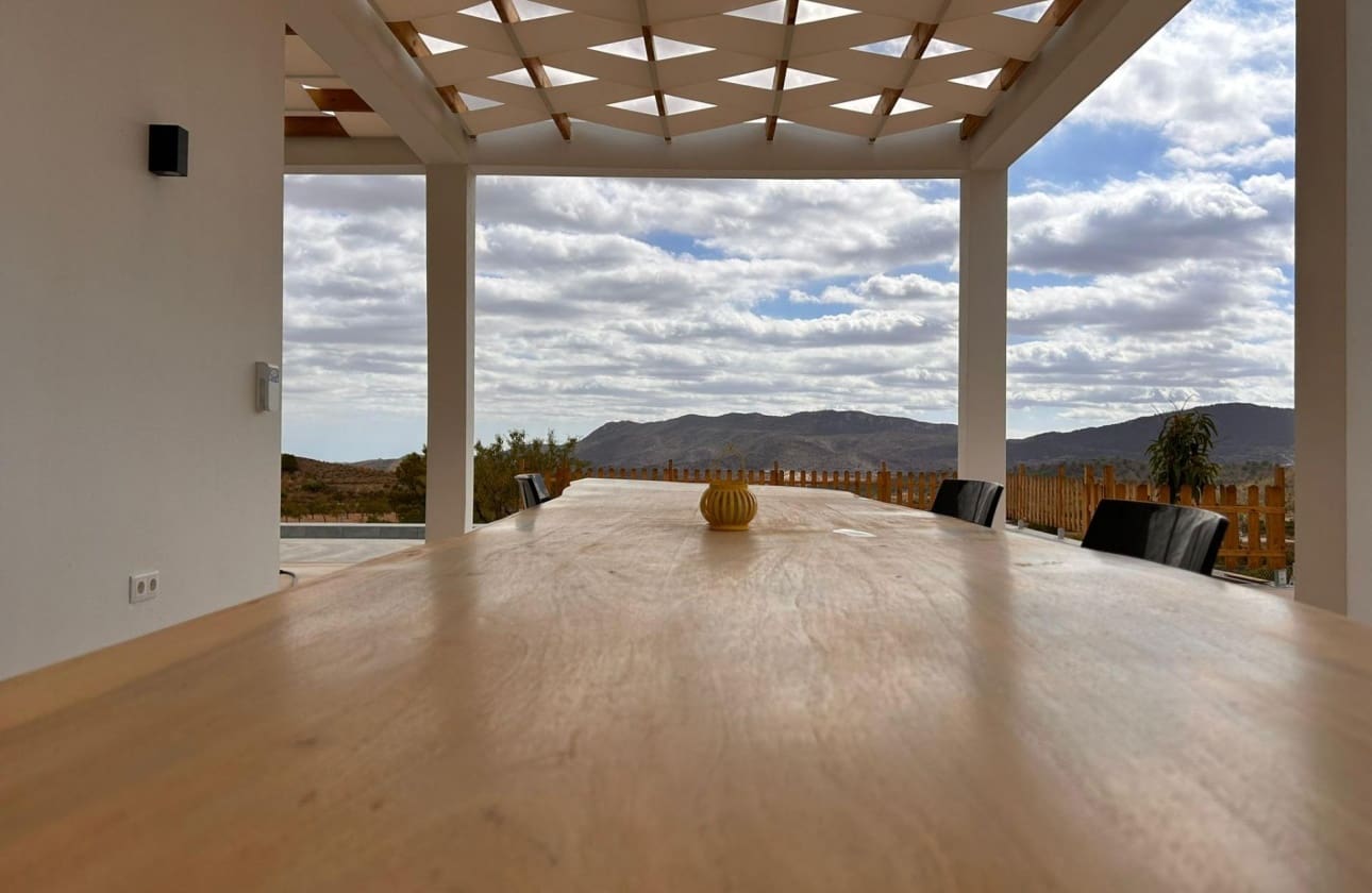 4 Zimmer Villa zu verkaufen in Pinoso mit Pool - 600.000 € (Ref: 10023576)