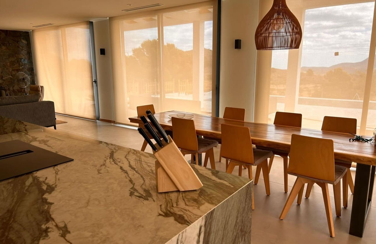 4 Zimmer Villa zu verkaufen in Pinoso mit Pool - 600.000 € (Ref: 10023576)
