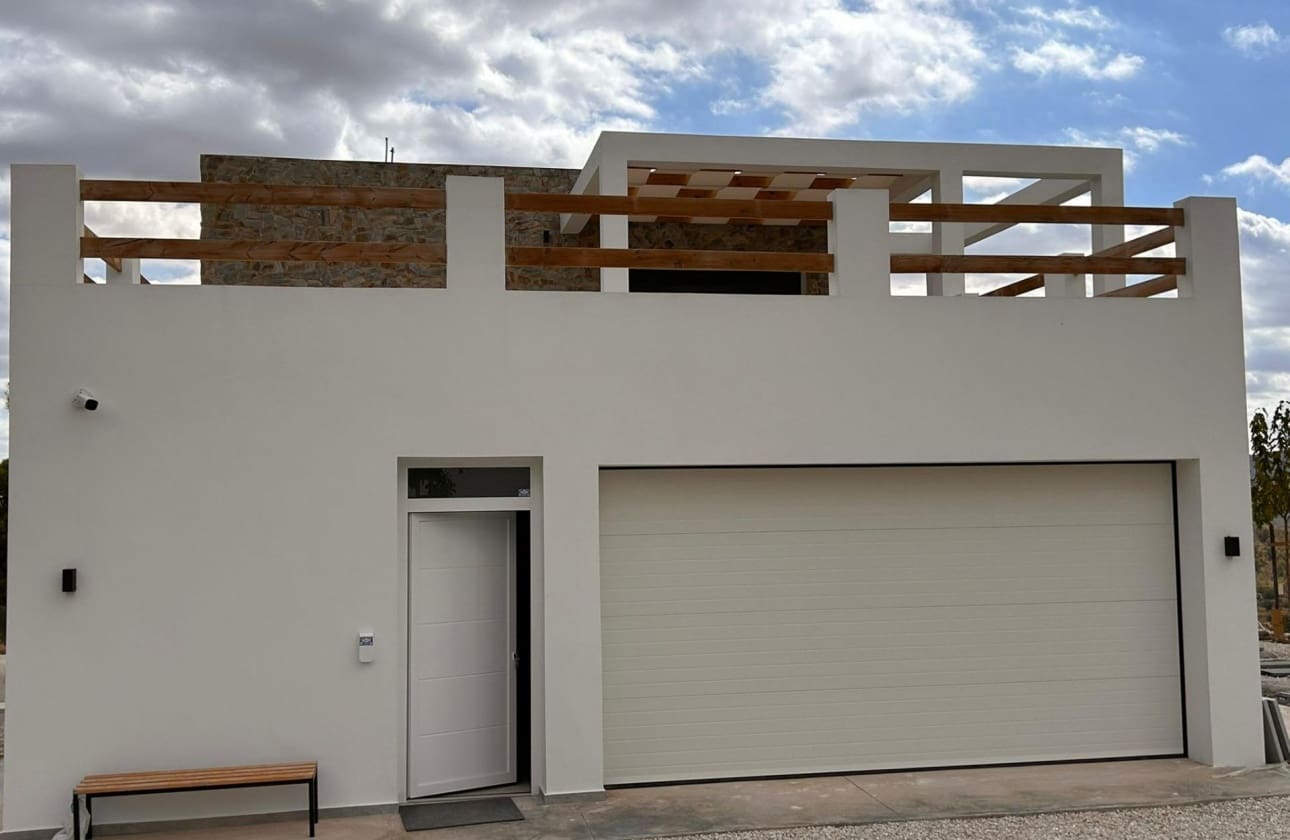 4 Zimmer Villa zu verkaufen in Pinoso mit Pool - 600.000 € (Ref: 10023576)