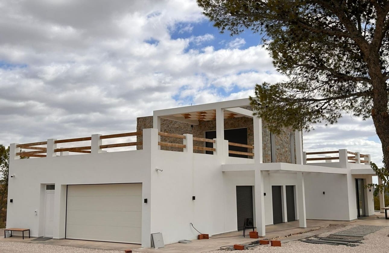 4 Zimmer Villa zu verkaufen in Pinoso mit Pool - 600.000 € (Ref: 10023576)