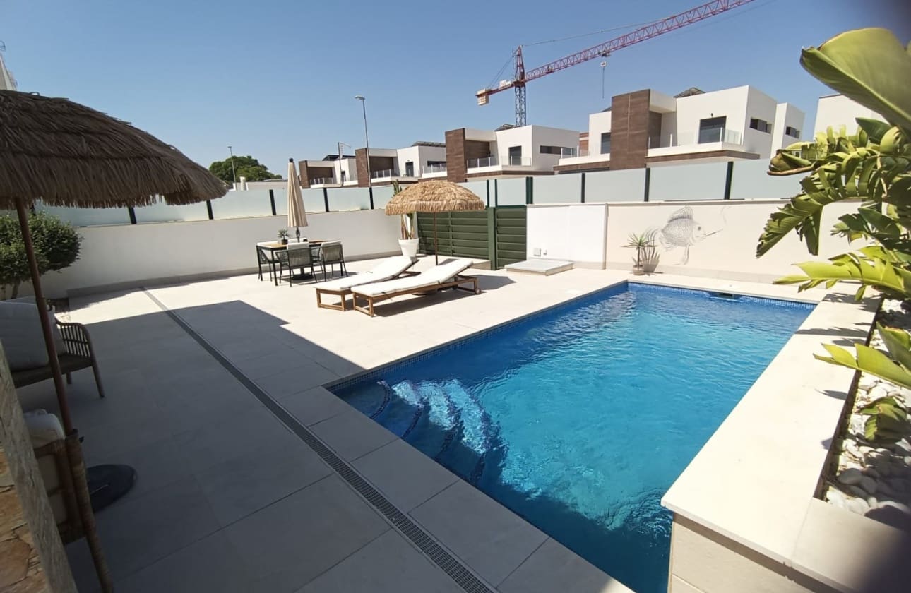 3 camera da letto Villa in vendita in Daya Nueva con piscina garage - 465.000 € (Rif: 10043536)