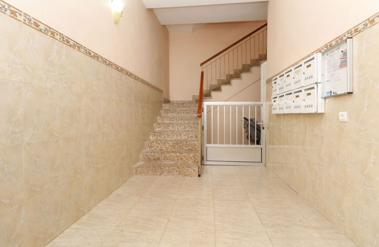 2 soveværelse Lejlighed til salg i Torrevieja - € 128.000 (Ref: 10043538)