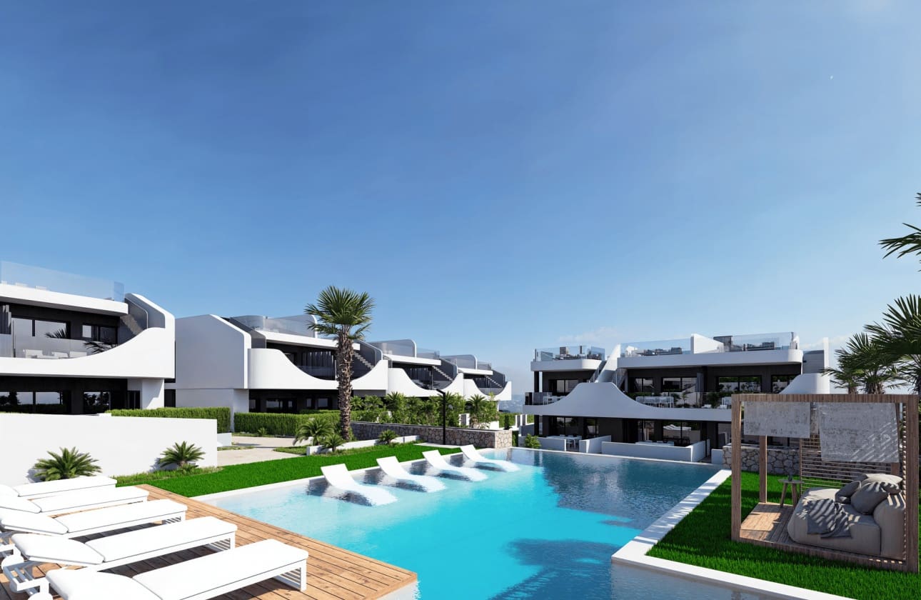 2 soveværelse Bungalow til salg i San Miguel de Salinas med swimmingpool - € 280.000 (Ref: 10117152)