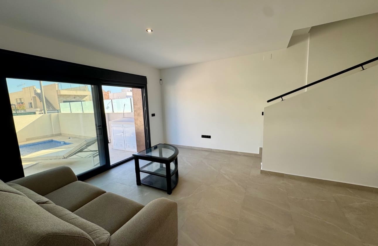 3 bedroom Villa for sale in Daya Nueva with pool garage - € 319,000 (Ref: 10117163)