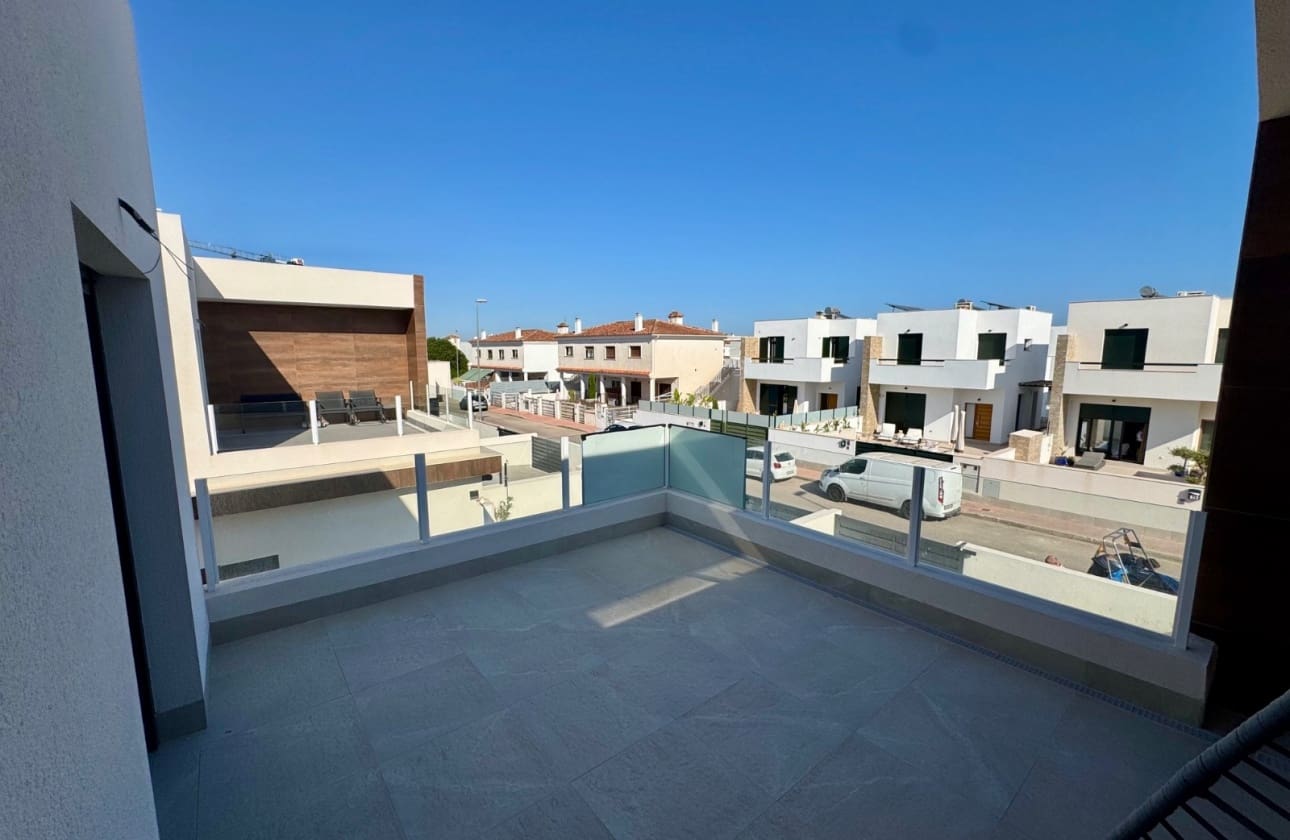 3 bedroom Villa for sale in Daya Nueva with pool garage - € 319,000 (Ref: 10117163)