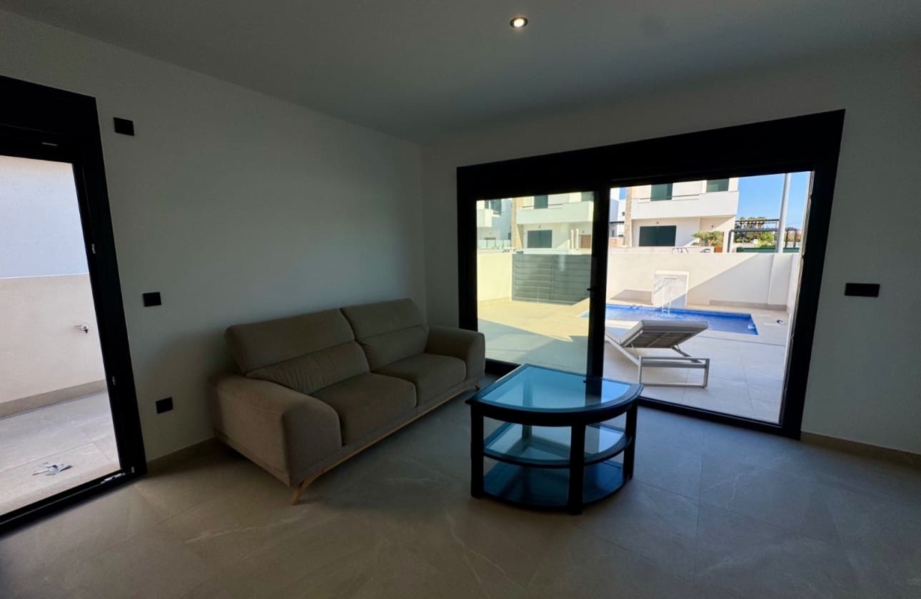 3 bedroom Villa for sale in Daya Nueva with pool garage - € 319,000 (Ref: 10117163)