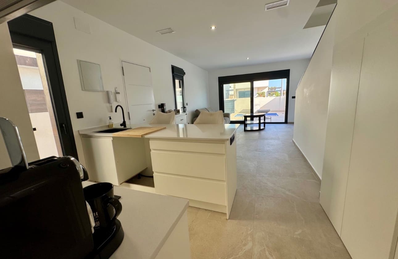 3 bedroom Villa for sale in Daya Nueva with pool garage - € 319,000 (Ref: 10117163)