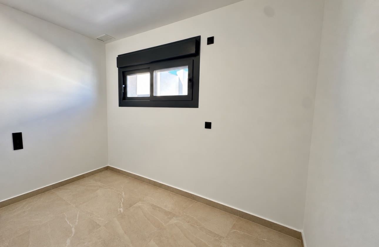 3 bedroom Villa for sale in Daya Nueva with pool garage - € 319,000 (Ref: 10117163)