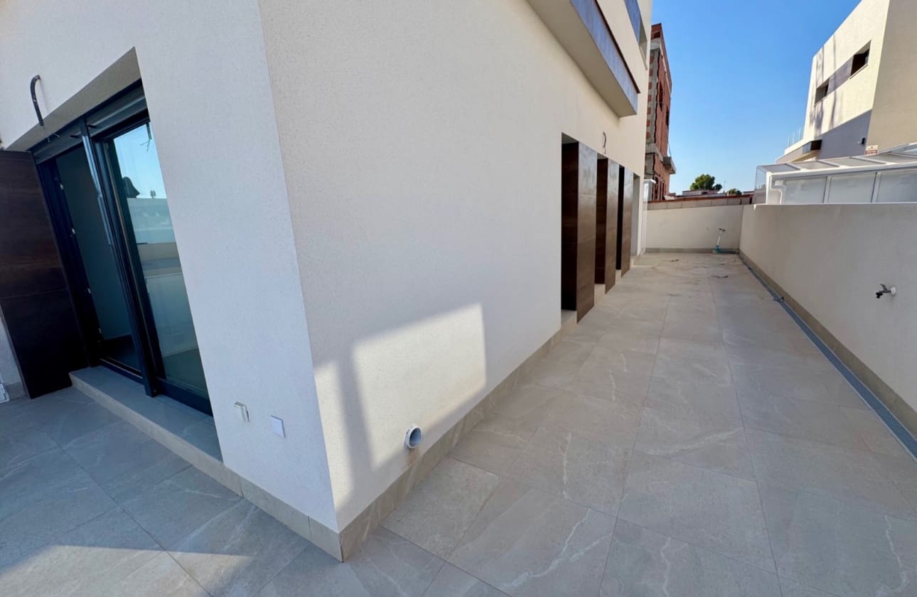 3 bedroom Villa for sale in Daya Nueva with pool garage - € 319,000 (Ref: 10117163)