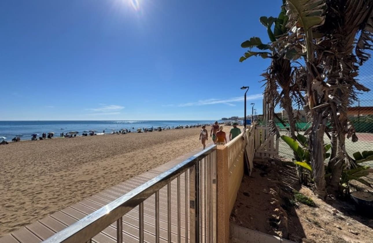 3 sypialnia Apartament przy plaży na sprzedaż w La Mata z garażem - 399 000 € (Ref: 10117170)