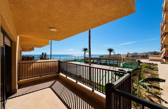 3 sypialnia Apartament przy plaży na sprzedaż w Los Europeos, Torrevieja z garażem - 399 000 € (Ref: 10117170)