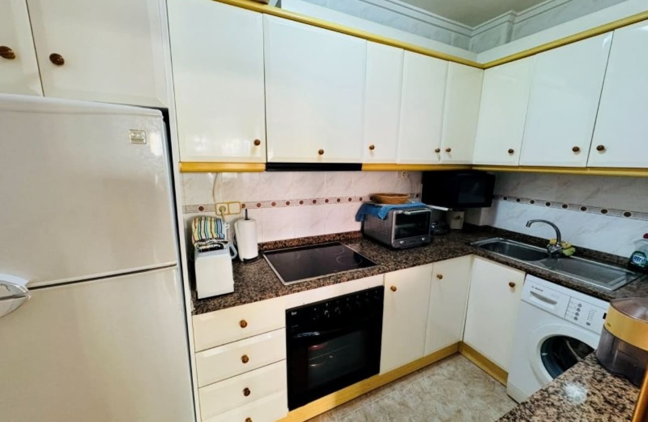 2 makuuhuone Ranta-asunto myytävänä paikassa La Mata mukana uima-altaan 
autotalli - 169 000 € (Ref: 10117173)