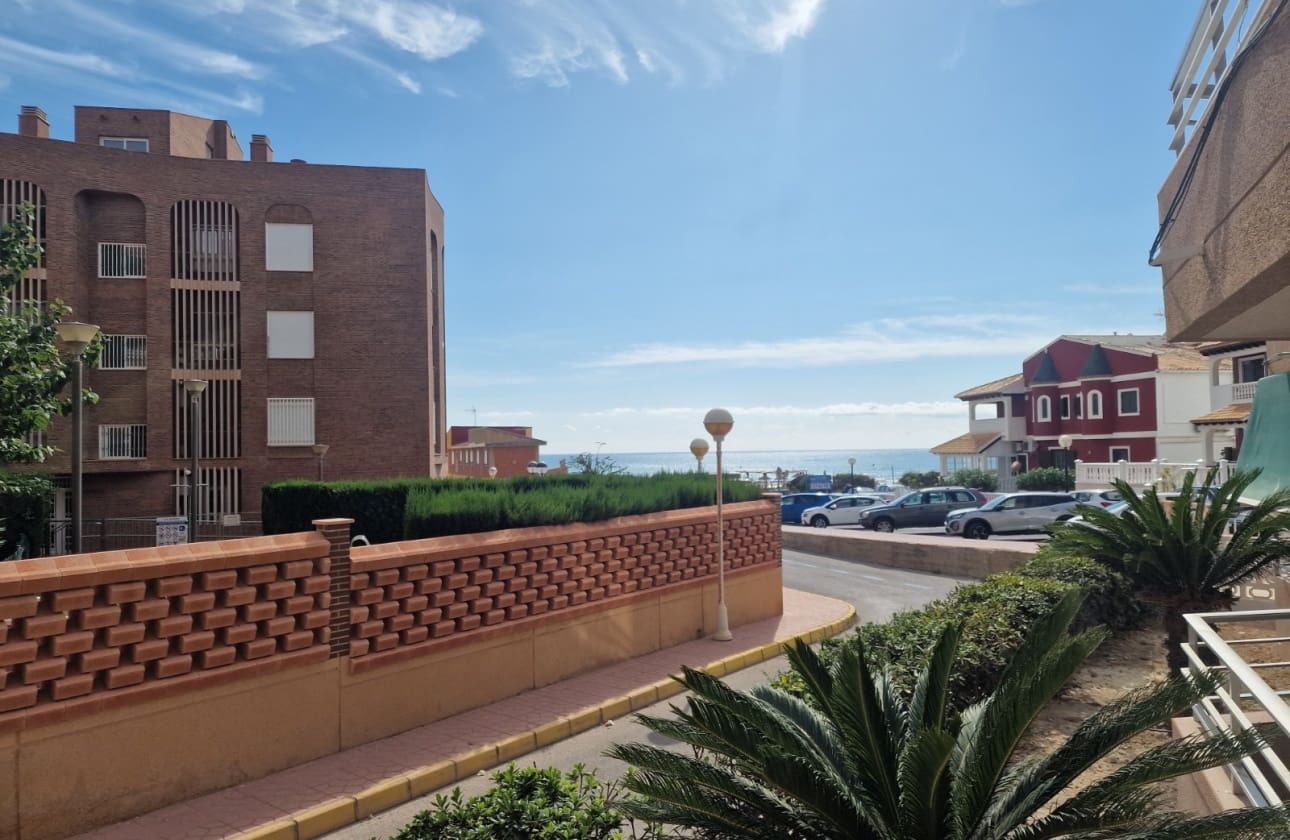 3 soveværelse Strandlejlighed til salg i Guardamar del Segura - € 199.000 (Ref: 10117174)
